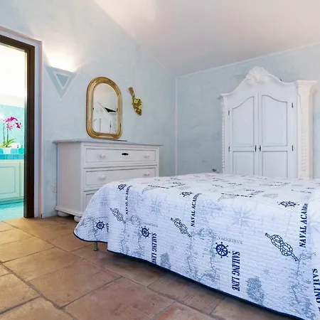 Antonella, Porto Cervo, Deliziosa, Indipendente, Giardino, Vista Mare Willa Arzachena
