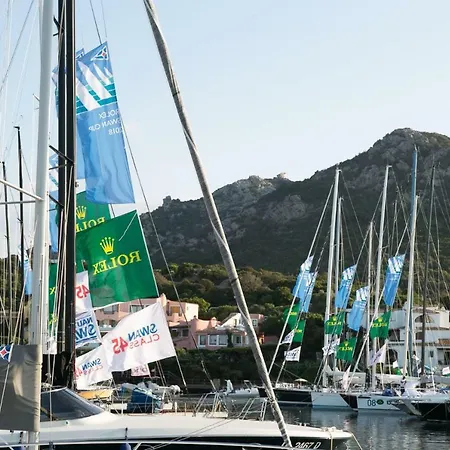 Antonella, Porto Cervo, Deliziosa, Indipendente, Giardino, Vista Mare Willa Arzachena